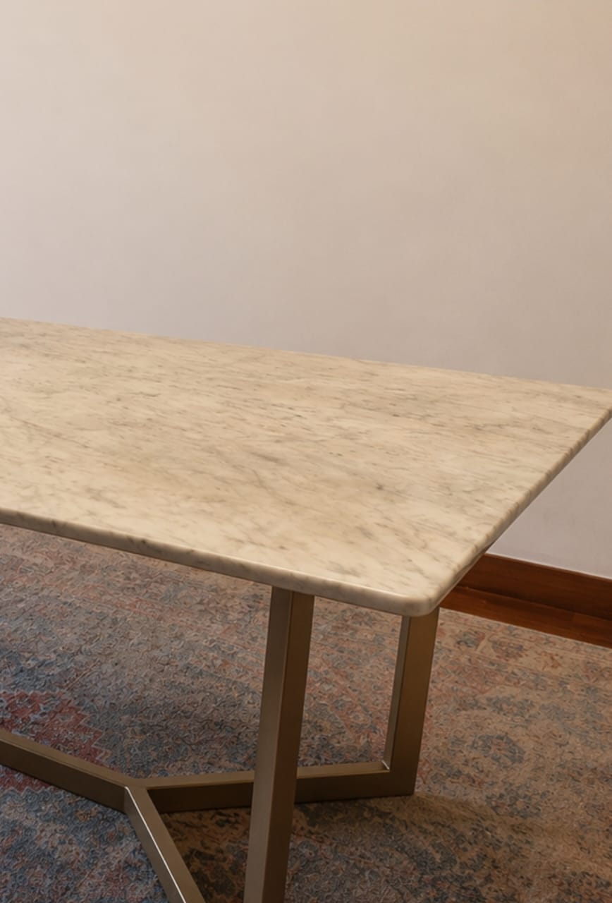 Mesa de comedor mármol y base metálica - Imagen 3