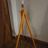 Lámpara de pie trípode madera