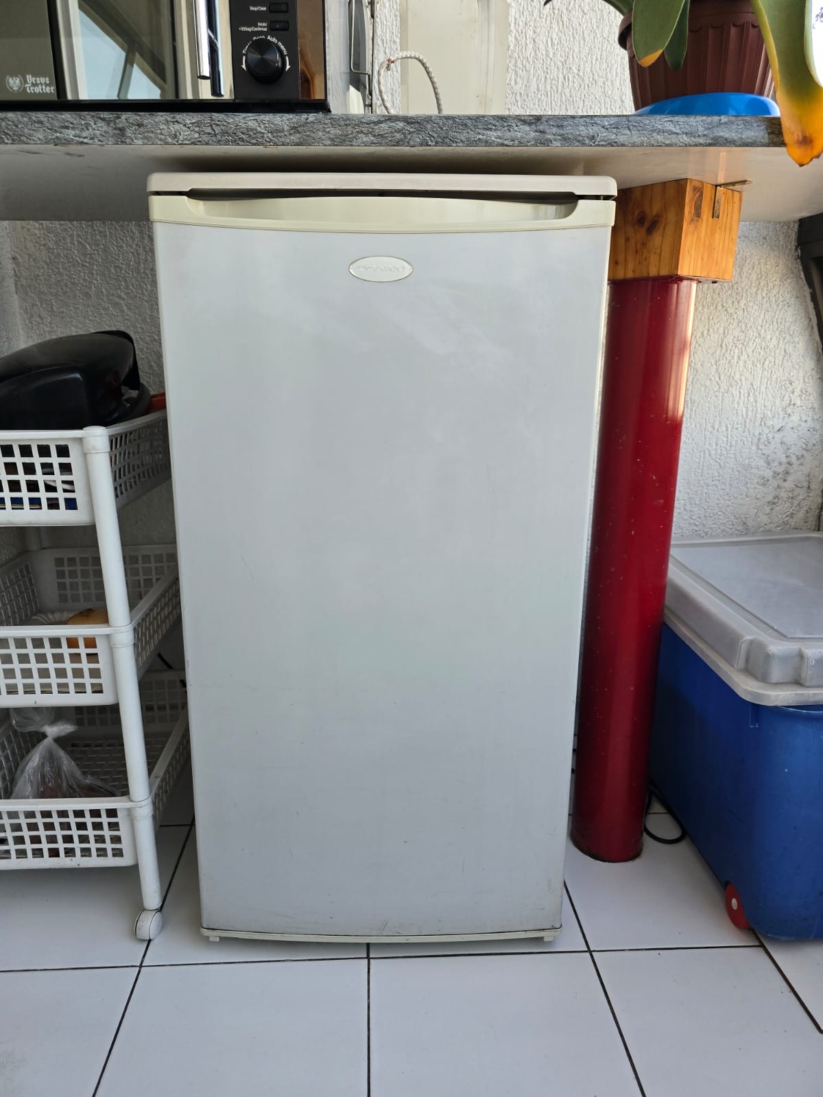 Congelador vertical Daewoo 115 Lts