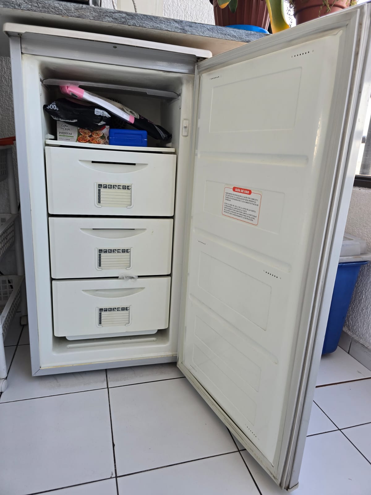 Congelador vertical Daewoo 115 Lts - Imagen 6