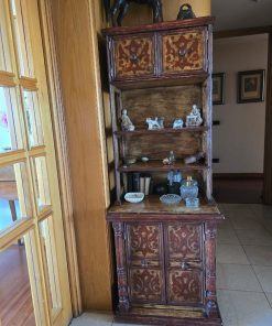 Mueble estilo trinche pintado a mano