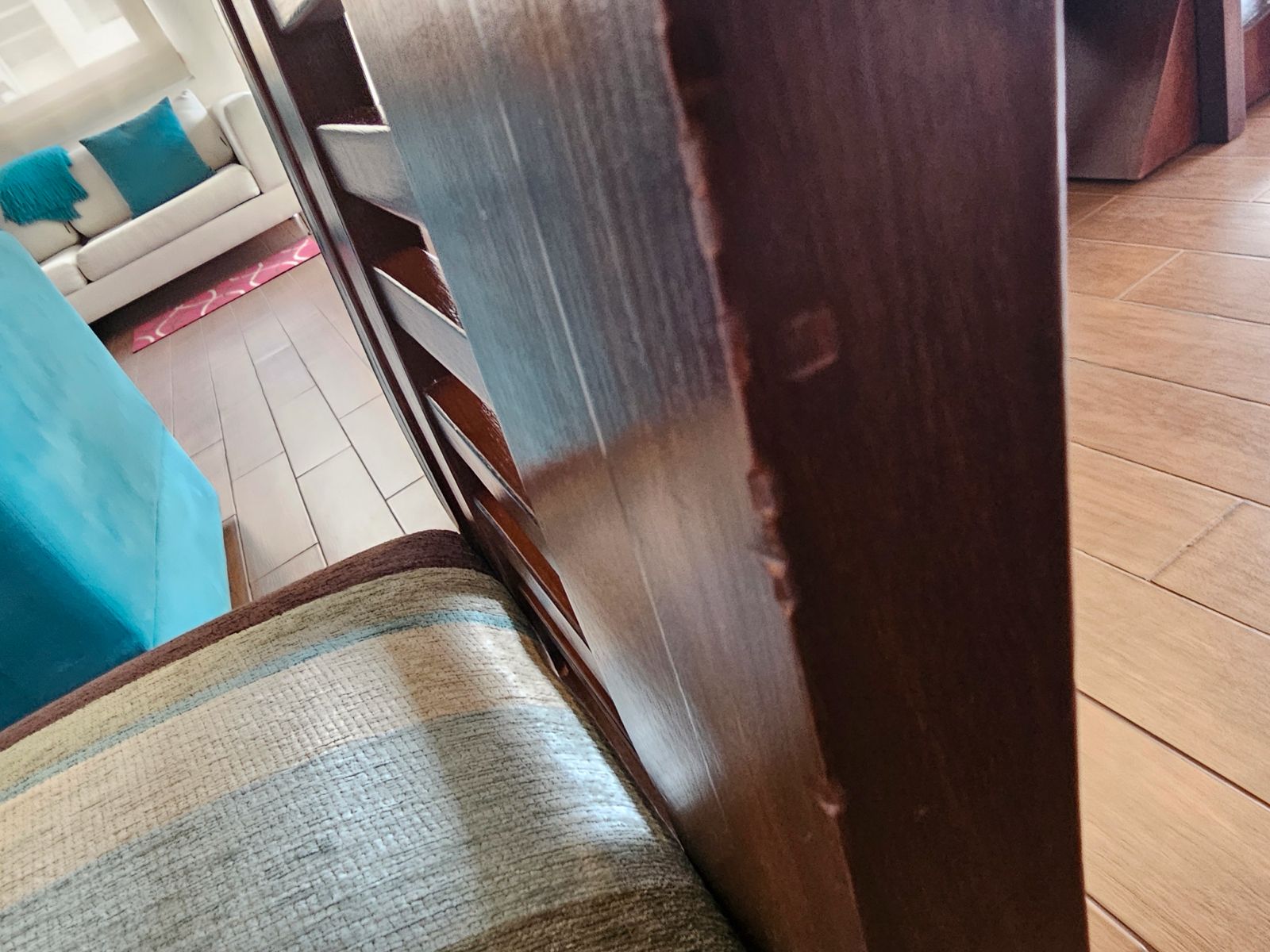 Sillón madera cuerina café - Imagen 3
