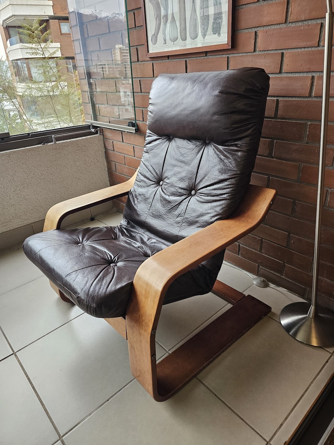 Sillón madera cuerina café - Imagen 4