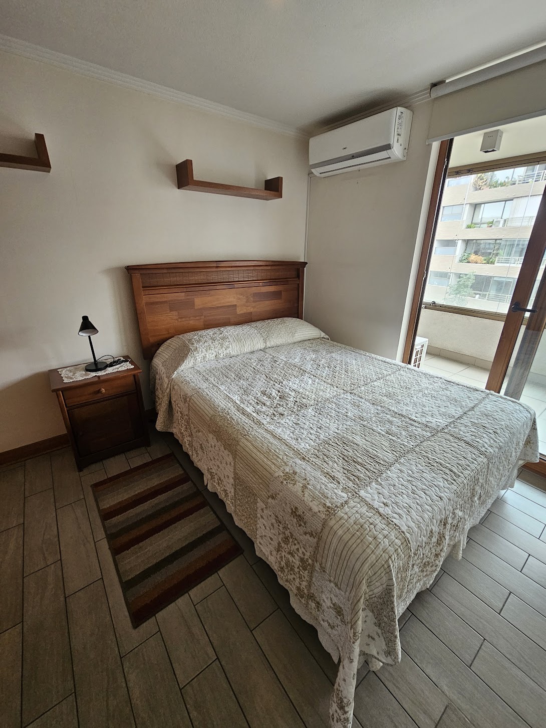 Cama 2 plazas Rosen con respaldo
