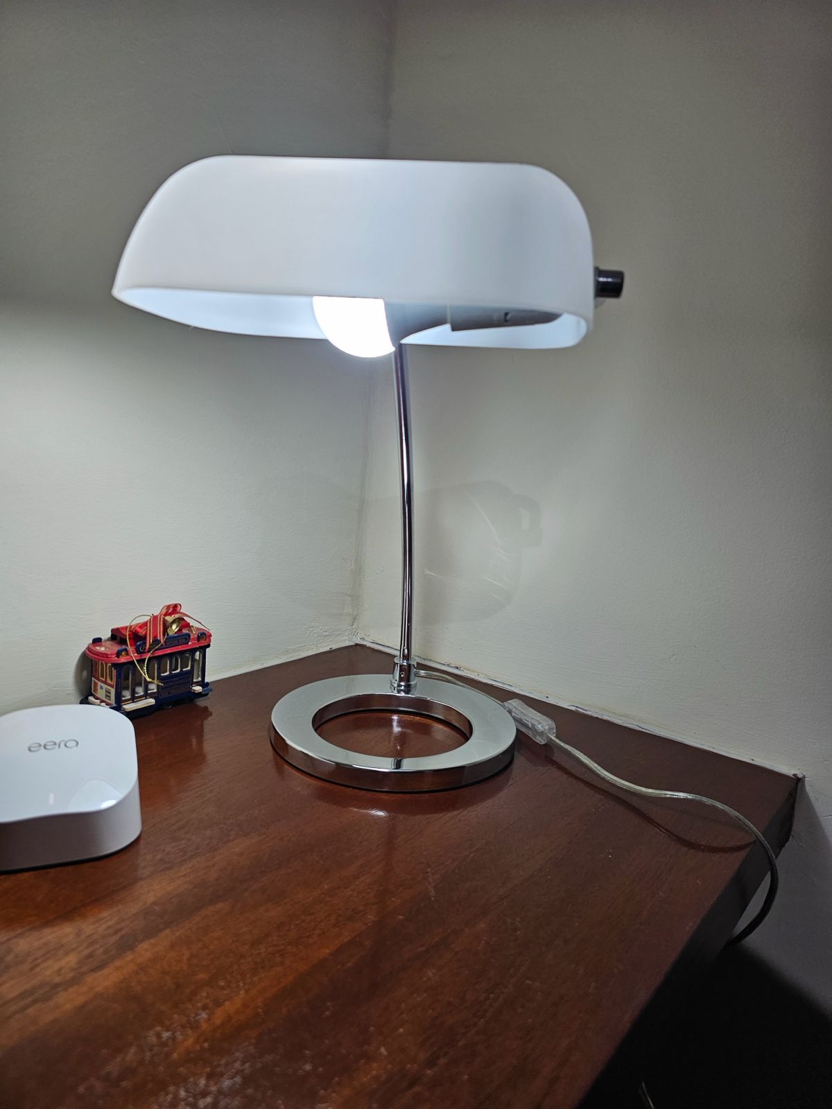 Lámpara de escritorio banquero blanca - Imagen 4