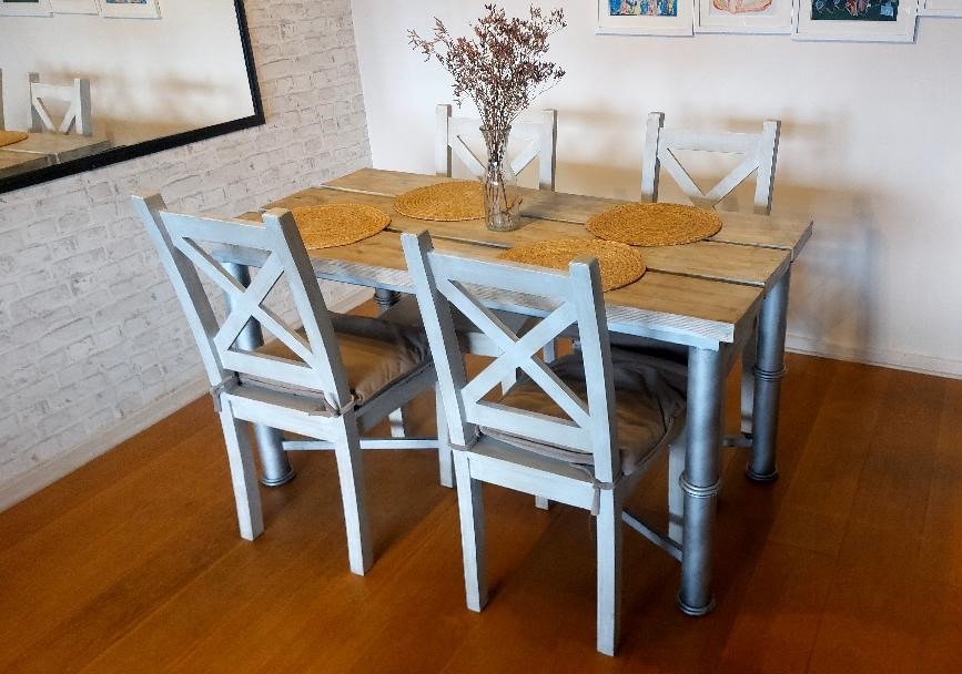 Juego comedor madera rustico 4 sillas con cojines