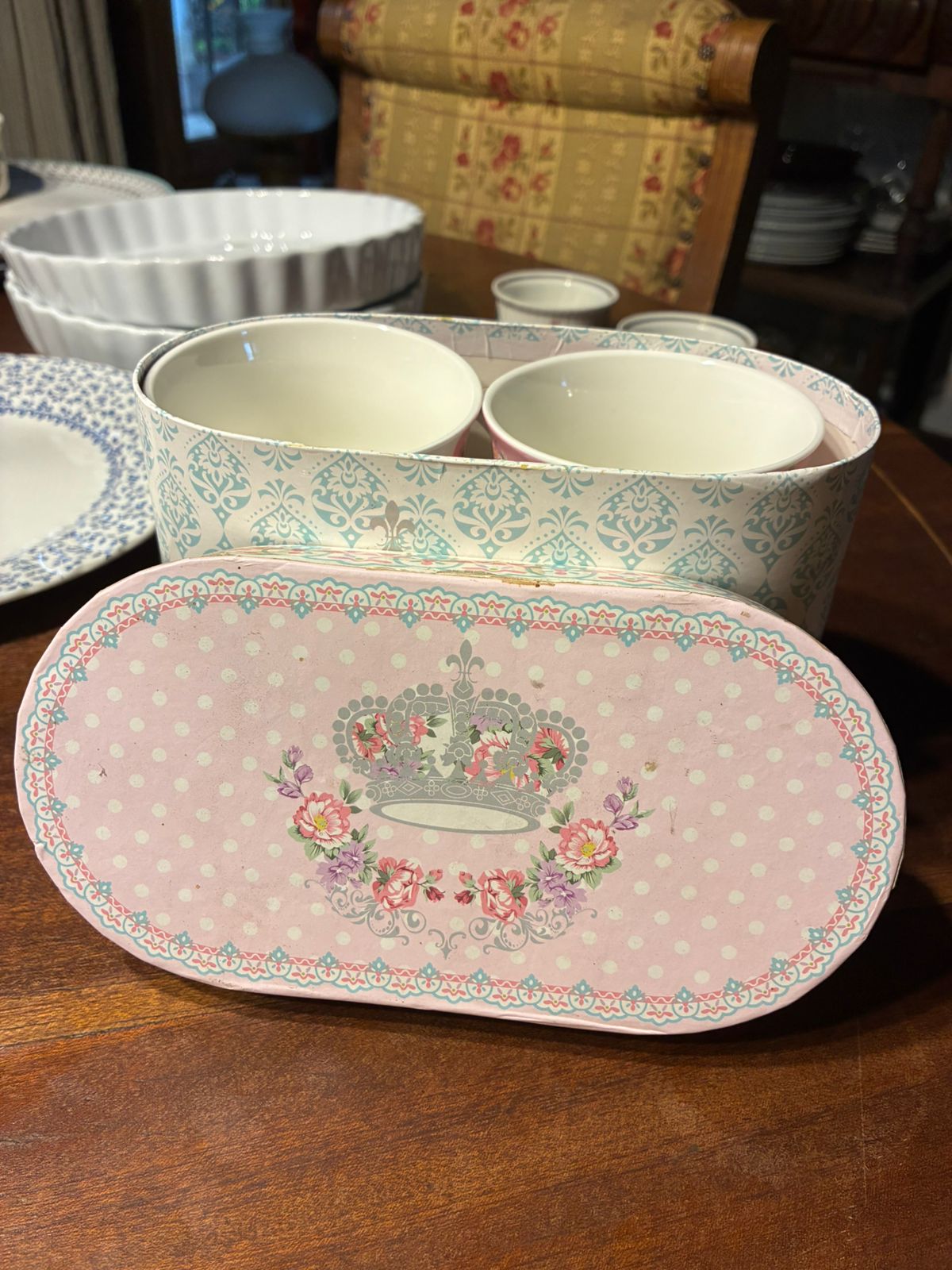 Caja con 2 tazas de té antiguas - Imagen 3