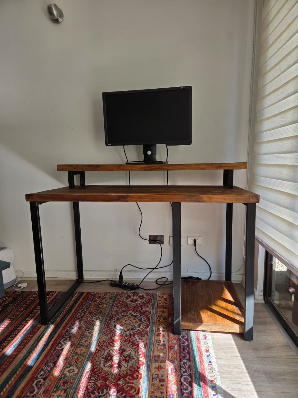 Escritorio madera y fierro