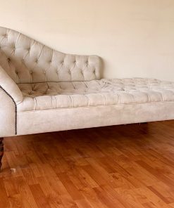Chaise longue terciopelo blanco capitoné