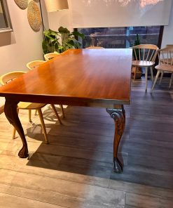 Mesa comedor madera patas talladas