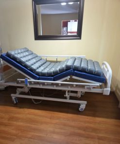 Cama clínica First Care eléctrica con colchón antiescaras