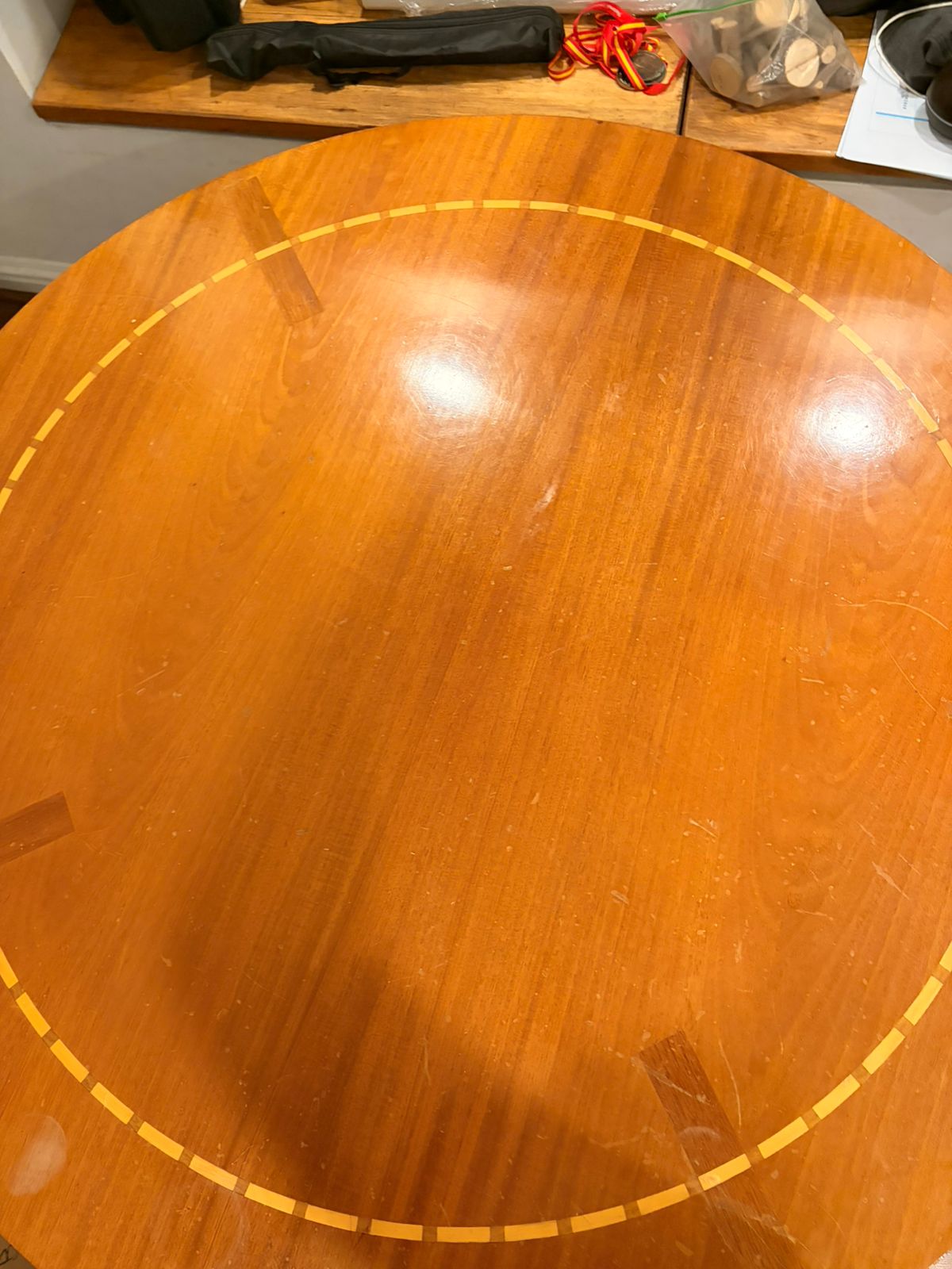 Mesa de comedor madera marquetería roble redonda - Imagen 6