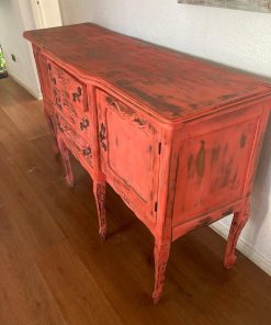 Buffet normando rojo vintage