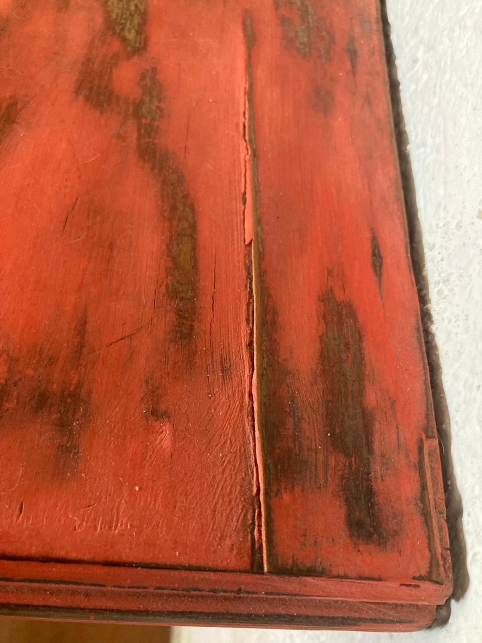 Buffet normando rojo vintage