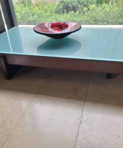 Mesa de centro baja madera vidrio empavonado