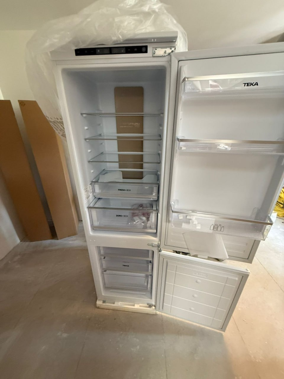 Refrigerador Teka Combi Integrable No Frost 244 Lts - Imagen 3
