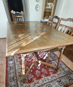 Mesa comedor extensible de madera encina