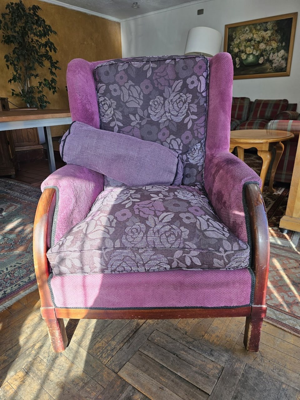 Sillón patas madera