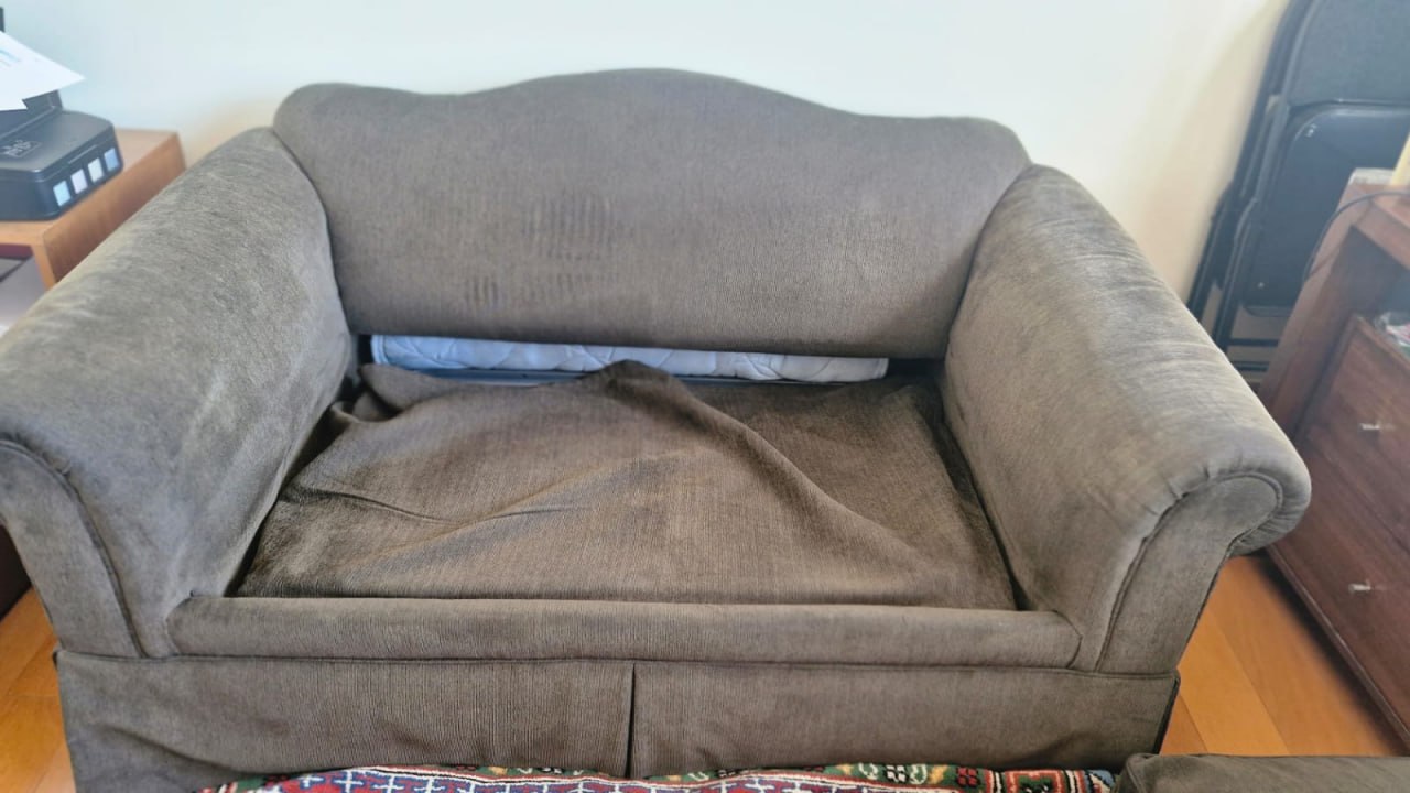 Sofá cama 2 cuerpos gris para arreglar