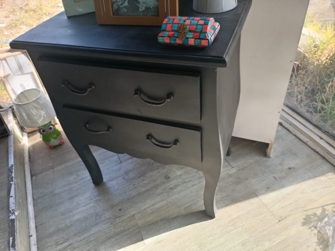 Velador madera enchapada negro 2 cajones