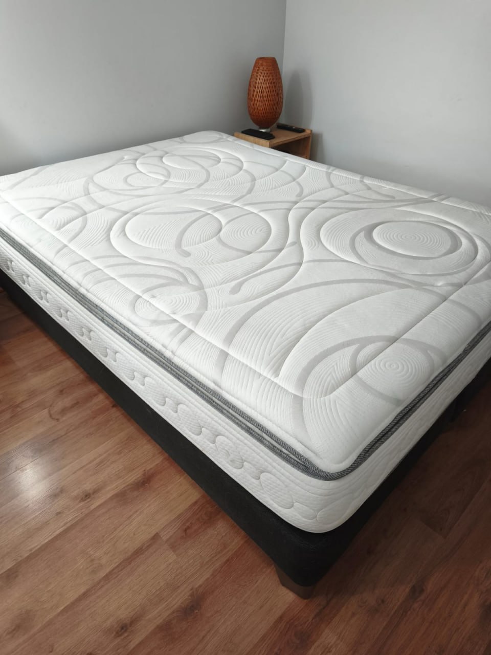 Cama 2 plazas queen Rosen Nabis - Imagen 5