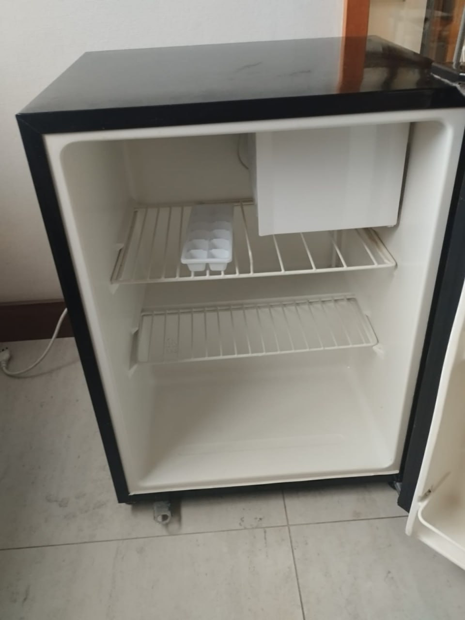 Frigobar general electric 70 lts - Imagen 3