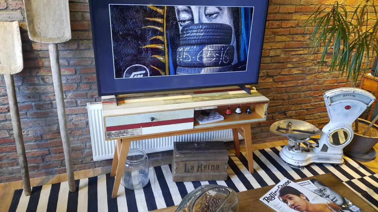 Mesa arrimo y respaldo king madera reciclada - Imagen 10