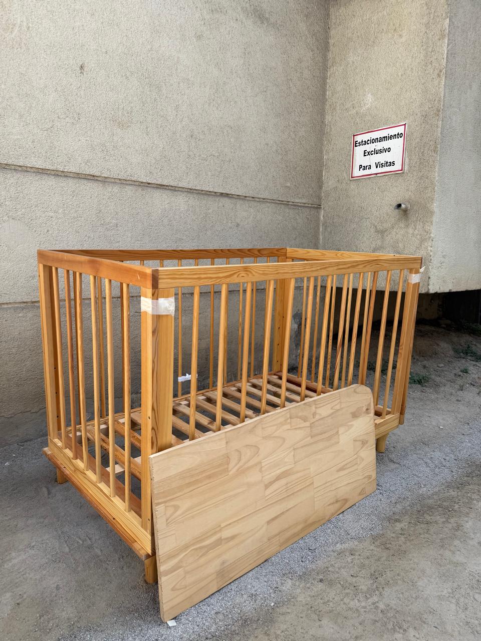 Cuna madera altura regulable y baranda de transición - Imagen 4