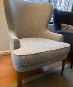 Sillón poltrona gris Rosen wingback