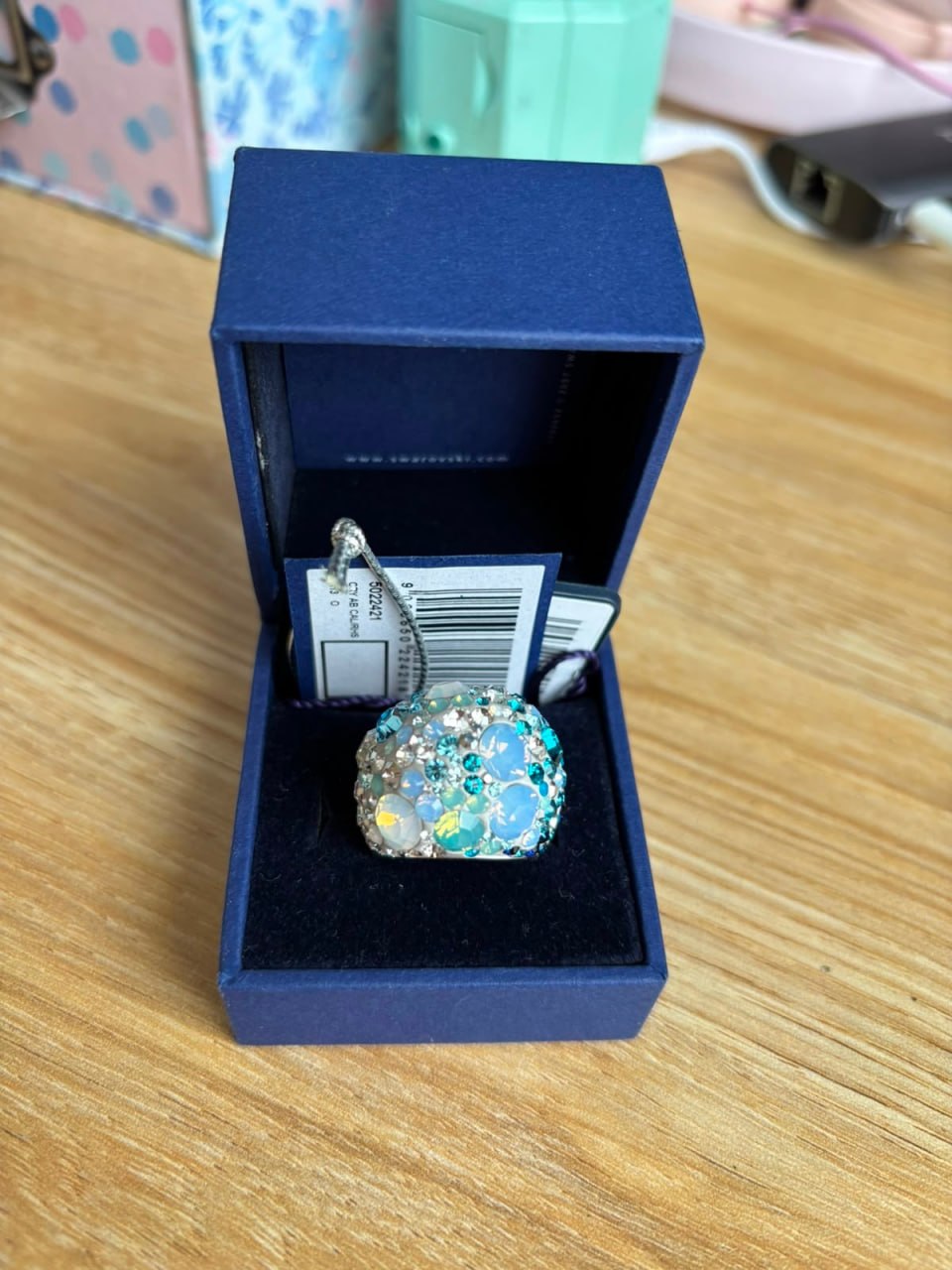 Anillo Swarovski con cristales celestes