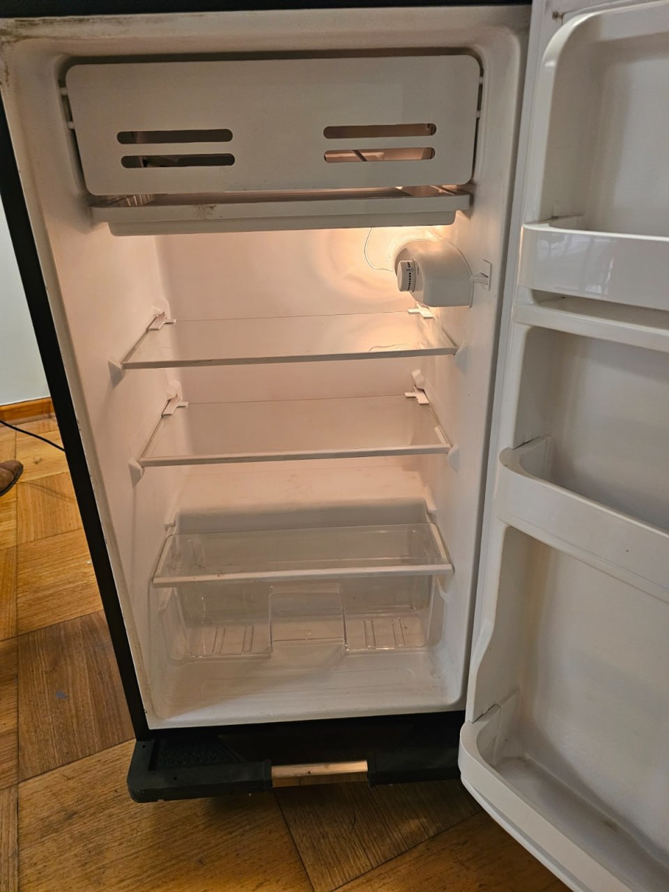 Frigobar Mabe 90 lt Black Glass