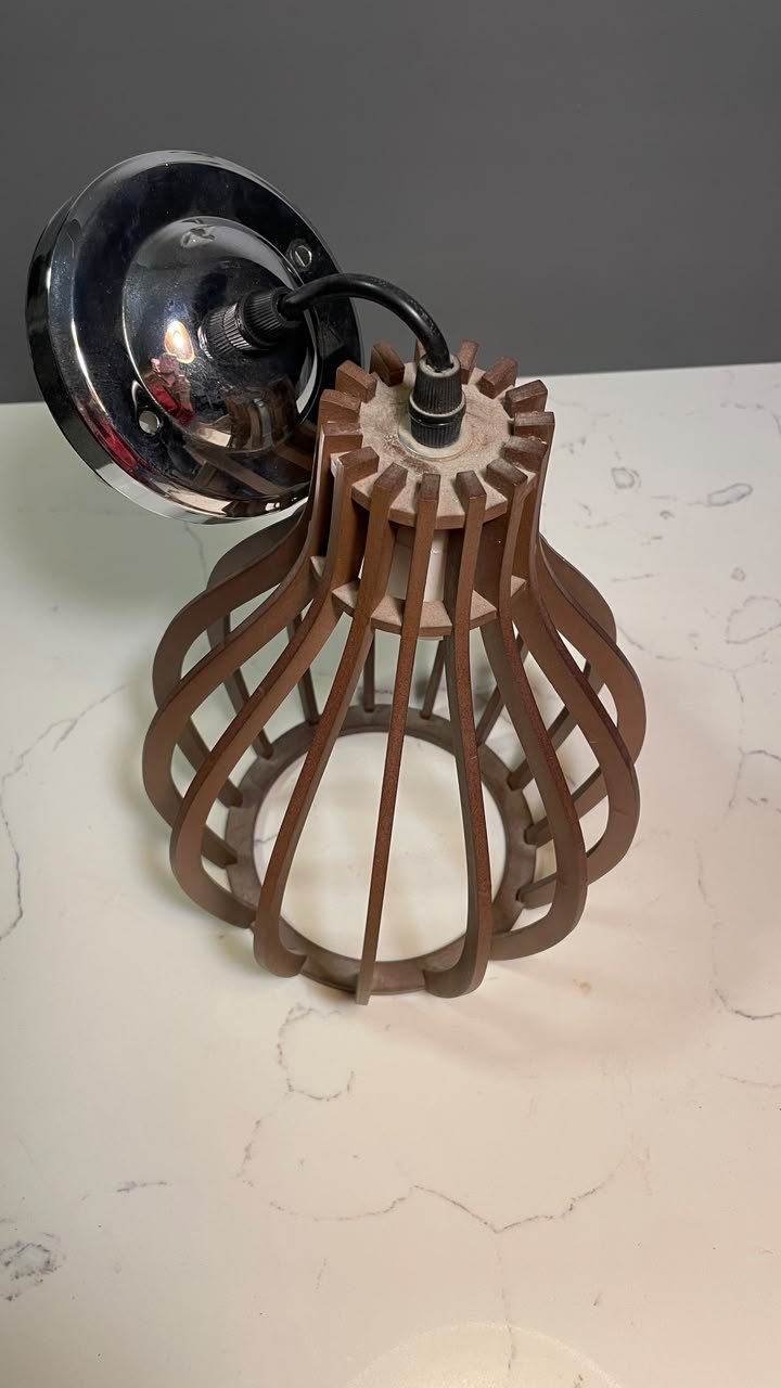 Lámpara de techo en madera CNC