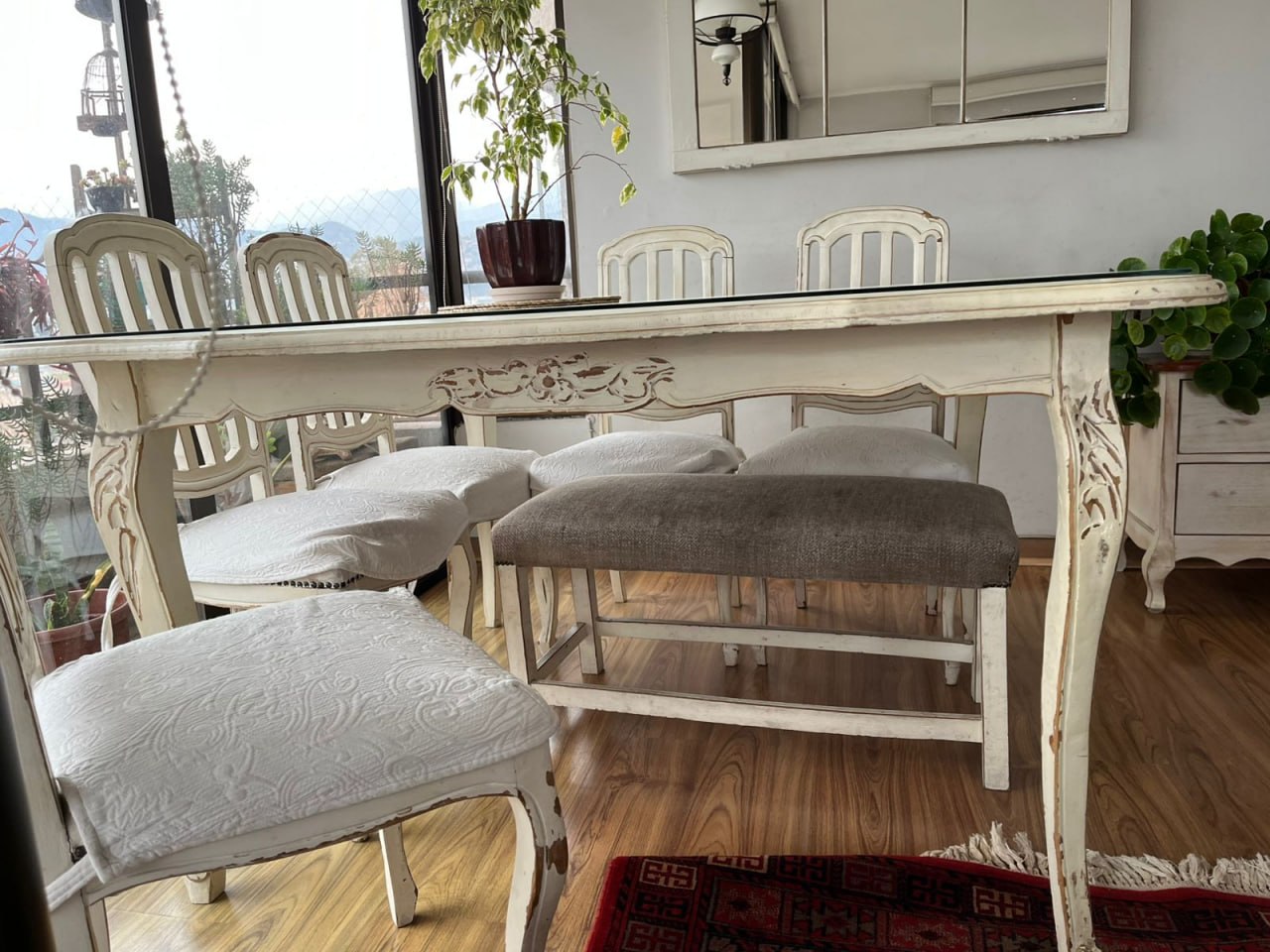 Mesa de comedor estilo provenzal