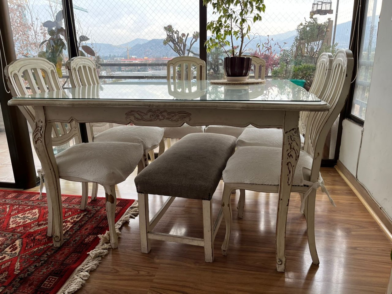 Mesa de comedor estilo provenzal