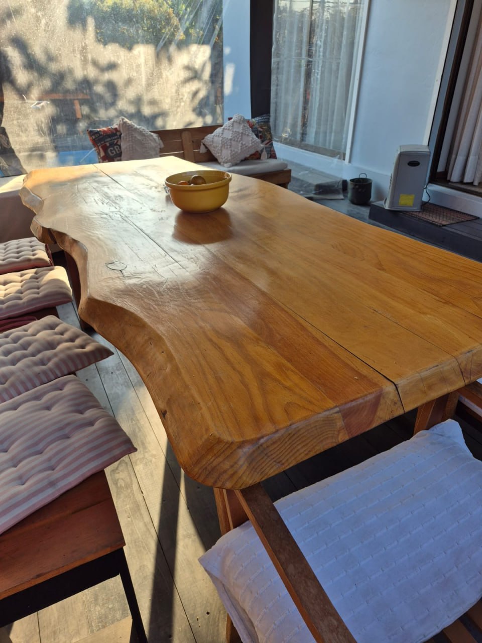Mesa de comedor madera rústica