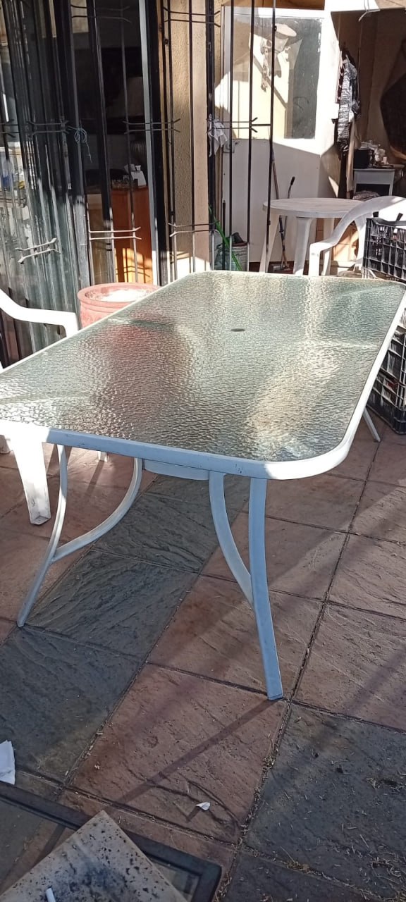 Mesa vidrio terraza metal blanco