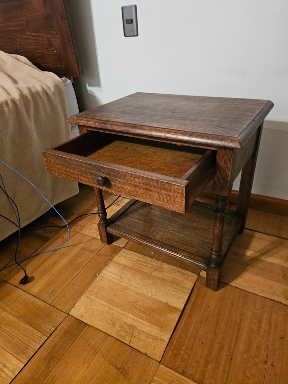 Par veladores madera 1 cajón