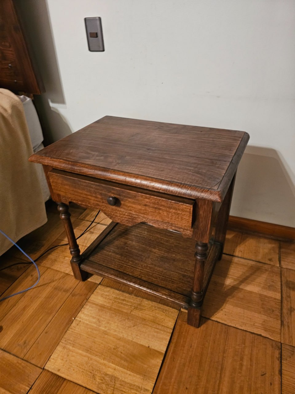 Par veladores madera 1 cajón