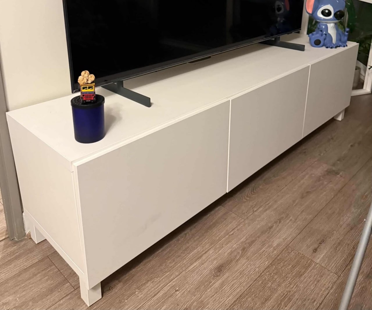 Rack TV blanco 3 puertas