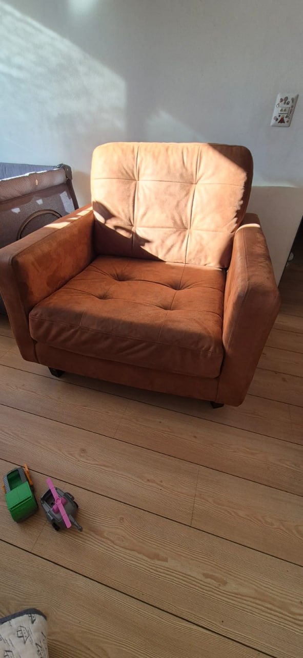 Sillón color chocolate Latam Home