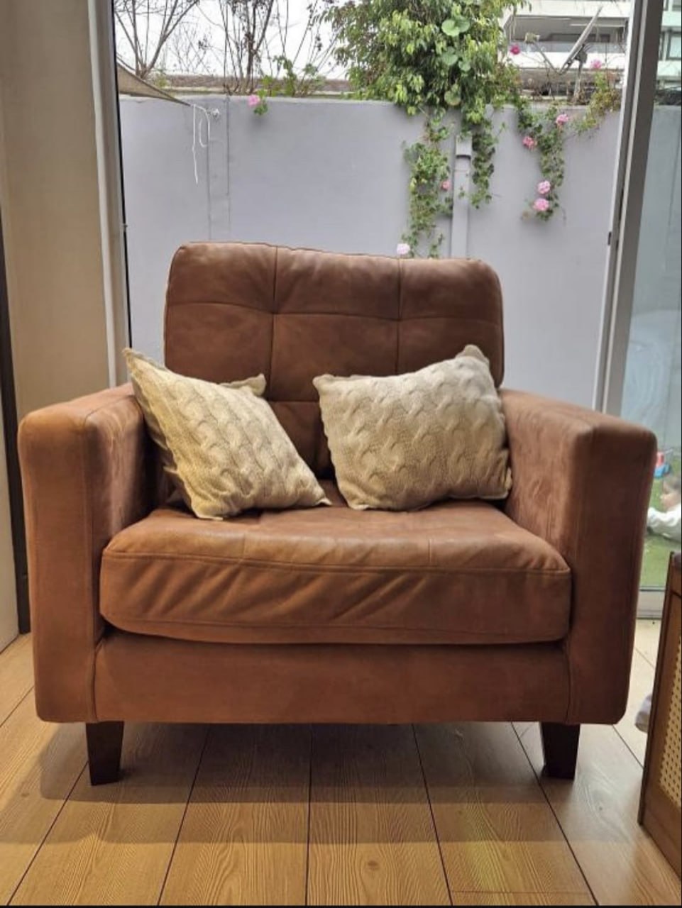 Sillón color chocolate Latam Home